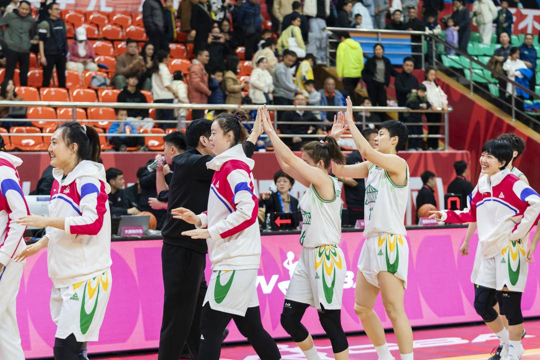 九游官网入口地址-辽宁本钢发布备战花絮，清晨篮板制胜，荷甲任务艰巨，年轻球员得到机会的简单介绍